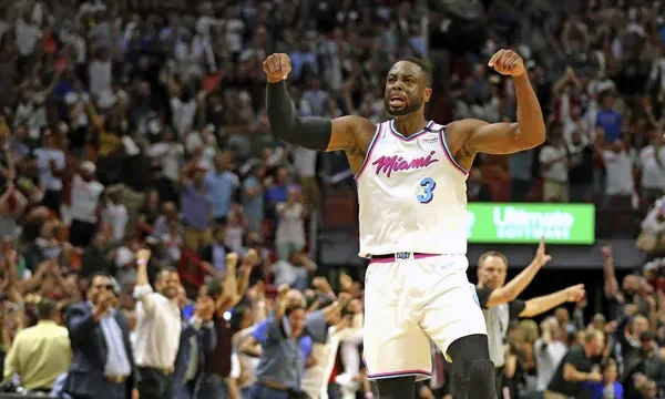 Patung Dwyane Wade Dikritik di Media Sosial, Legenda Miami Heat Tidak Ambil Pusing