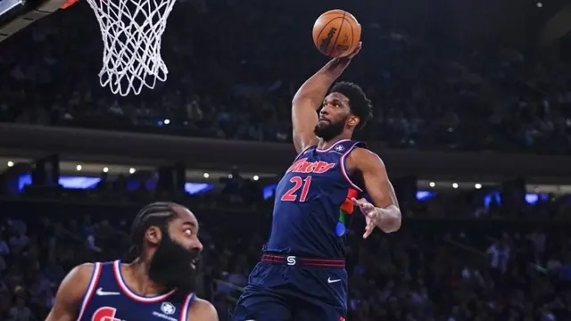 Bintang NBA Joel Embiid Disanksi Larangan Tampil 3 Pertandingan Usai Ribut dengan Wartawan